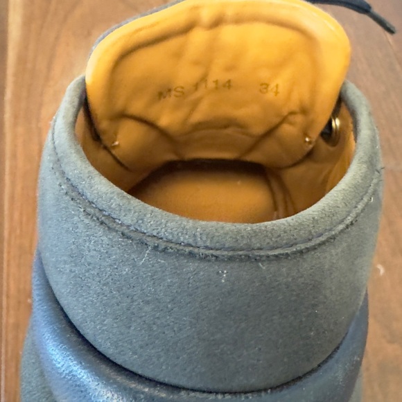 Authentic Louis Vulton Boy shoes - Picture 6 of 7